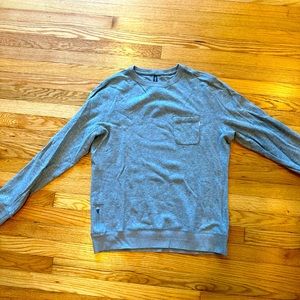 Vuori Men’s crew neck pullover